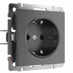 Розетка с заземлением и шторками (графит рифленый)