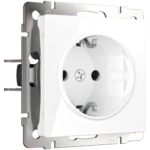 Розетка с заземлением и шторками (белая)