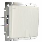 Розетка влагозащ. с зазем. с защит. крышкой и шторками (перламутровый рифленый)