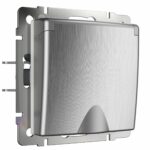 Розетка влагозащ. с зазем. с защит. крышкой и шторками (cеребряный рифленый)