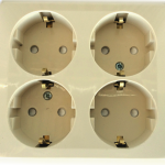 Schneider Этюд розетка 4-я с/з со шторкой крем