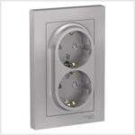 Розетка двойная с заземлением со шторками, 16А, в сборе, Алюминий AtlasDesign