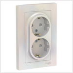 Розетка двойная с заземлением со шторками, 16А, в сборе, Жемчуг