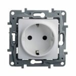 Legrand ETIKA Розетка без/з со шторками немецкий стандарт 16А 250B белый