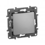 Legrand ETIKA Выключатель одноклавишный автоматические клеммы 10 AX 250B алюминий