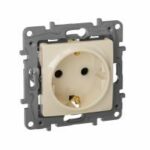 Legrand ETIKA Розетка 2К+З со шторками немецкий стандарт 16А 250B  слоновая кость