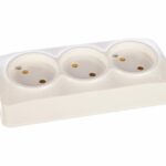 IONICH Трёхместная розетка б/з белая