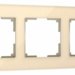 Рамка из стекла на 3 поста Elite айвори